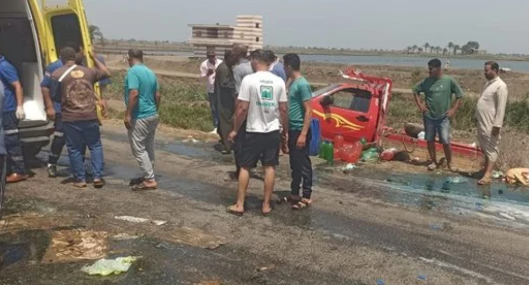إصابة 12 شخصًا في انقلاب سيارة ربع نقل محملة بالعمال على الطريق الدولي بكفر الشيخ